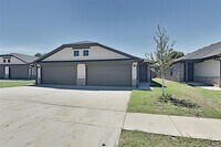 Building Photo - 11207 Howard Dr