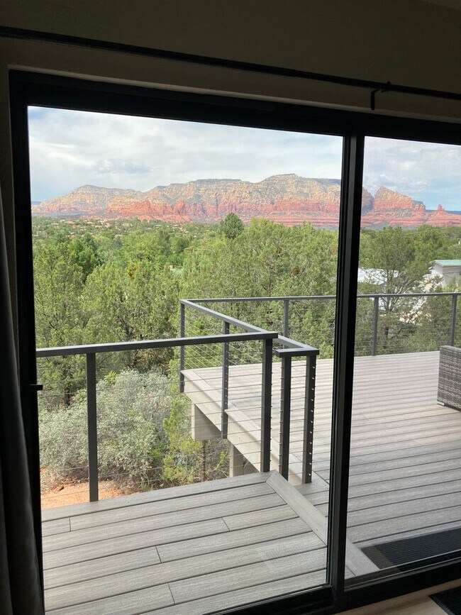 Building Photo - Spectacular, Panoramic Red Rock Views in West Sedona