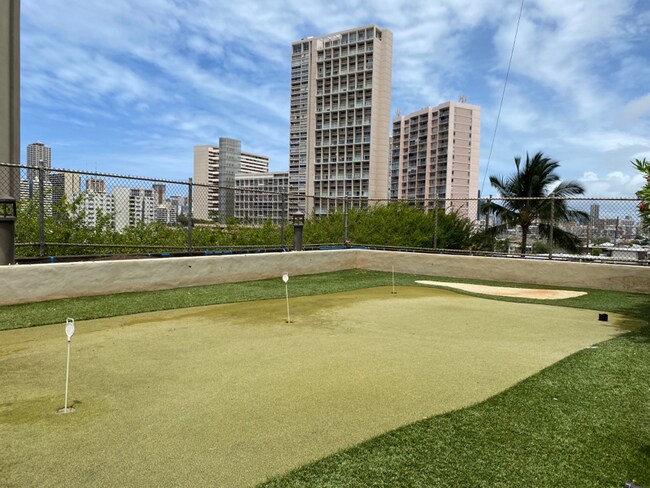 Building Photo - 2499 Kapiolani Blvd