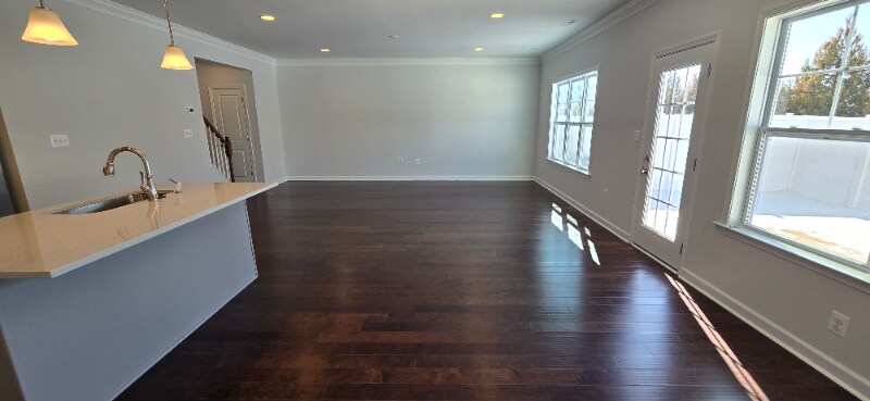 Building Photo - 8104 Side Spg Ter