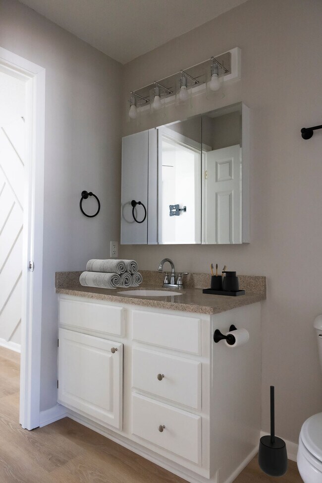 Upper Bathroom - 433 W Zeller St