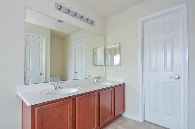 Building Photo - 24542 Folkstone Cir