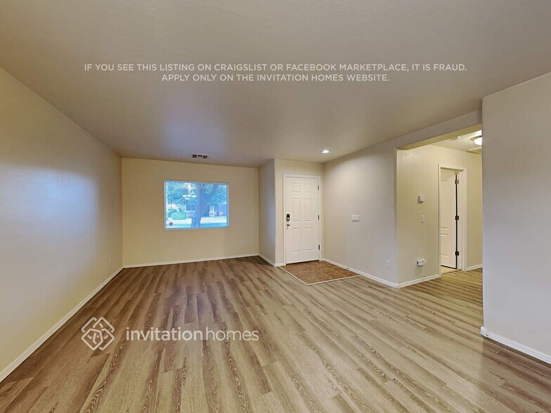 Building Photo - 10018 N 115th Dr
