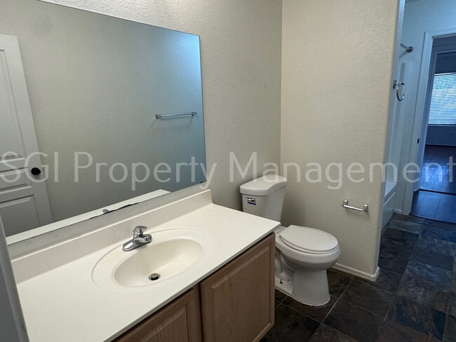 Building Photo - 2602 E Beautiful Ln