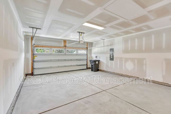 Building Photo - 120 Black Stilt Wy