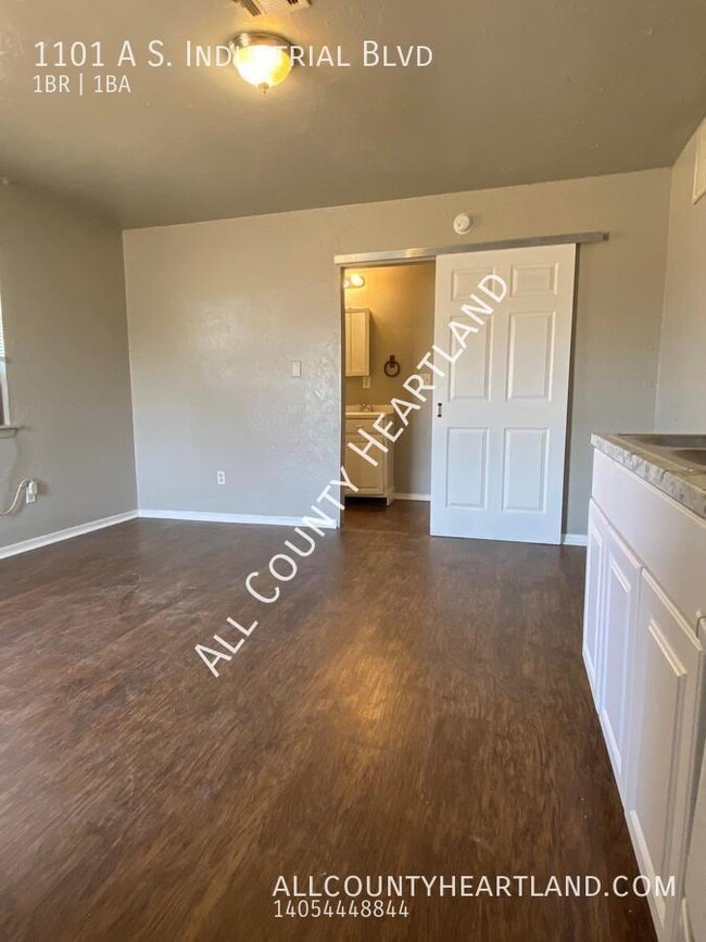 Building Photo - ALL BILLS PAID!