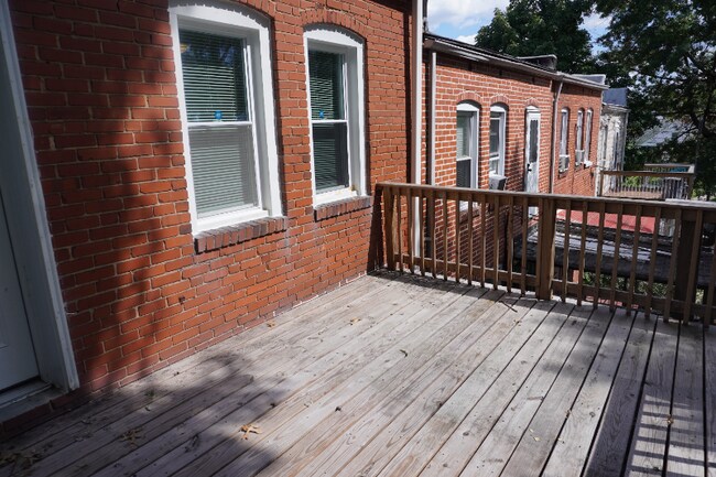 Building Photo - 3006 Sollers Point Rd