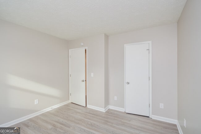 Building Photo - 5586 Mallard Trail