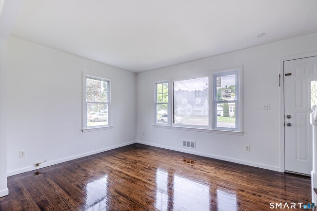 Building Photo - 118 Bryden Terrace