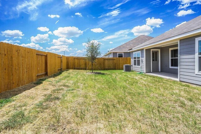 Building Photo - 1460 Sunkiss Dr