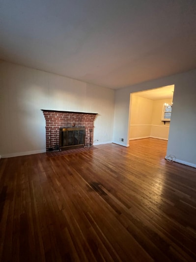 Building Photo - "Spacious 5-Bedroom Retreat with Cozy Fireplace in Fort Washington!"