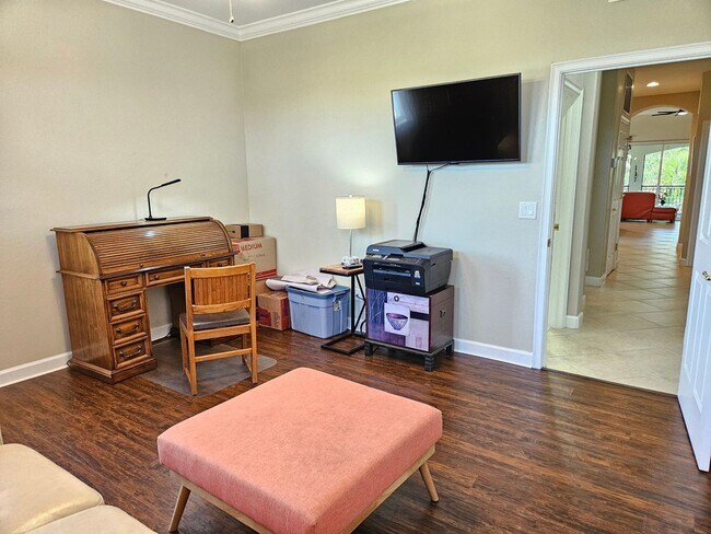 Building Photo - Annual Furnished or Unfurnished 3 Bedroom 2 Bathroom Second Floor Condo in Venetian Golf & River ...