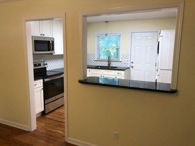 Building Photo - 107 Strode Cir