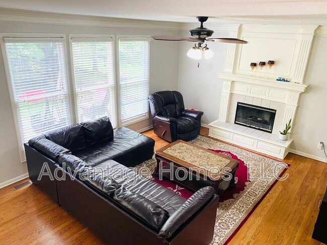 Building Photo - 14117 Parkhill Ln