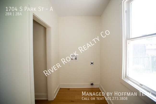 Building Photo - 1704 S Park St