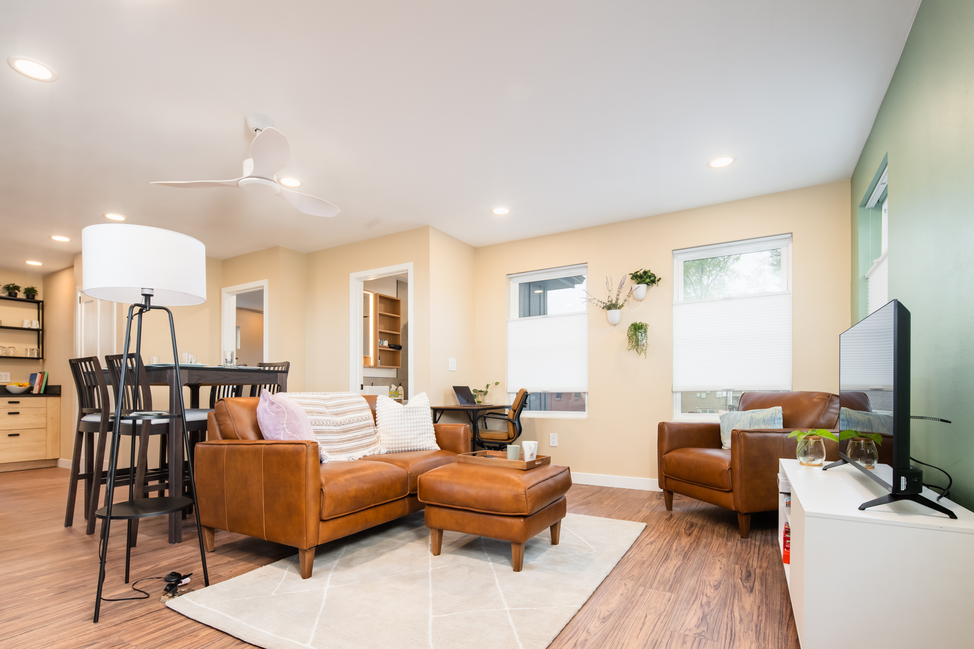 Building Photo - 4877 Beach Ct