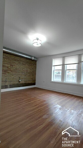 Building Photo - 1255 N Harding Ave