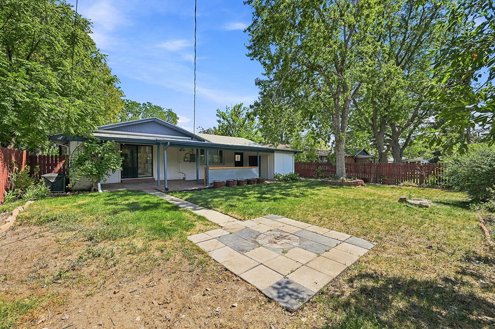 Building Photo - 345 Agate St