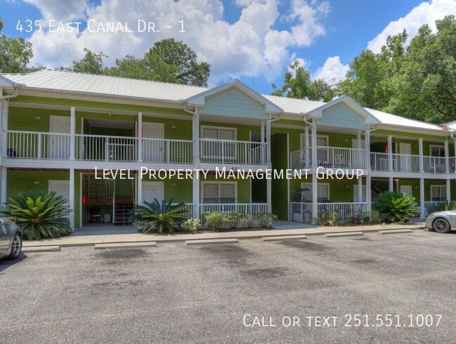 Building Photo - 435 E Canal Dr