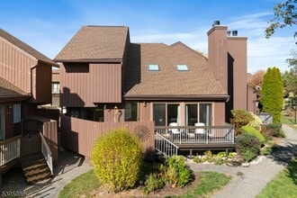 Building Photo - 4141 Bloomingdale Dr