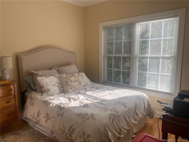 Building Photo - 5 Pondview Cir