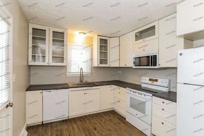 Building Photo - 7400 Hickman St