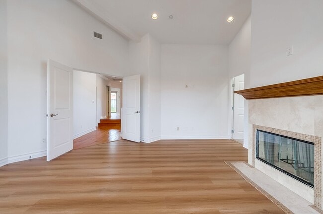 Building Photo - 1902 Marshallfield Ln