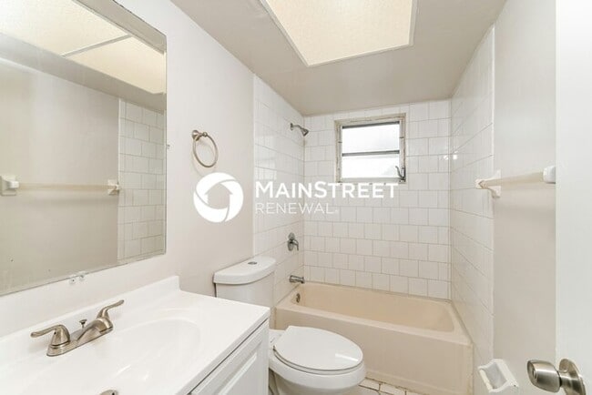 Building Photo - 3 Bedroom Pet-Friendly Home in CAPE CORAL, FL with Main Street Renewal