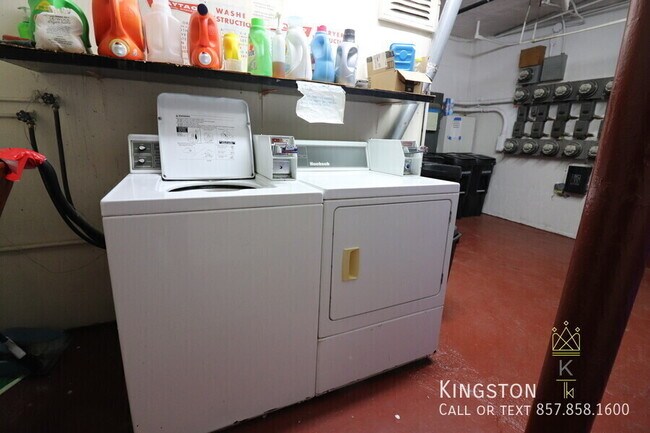 Building Photo - 202 St Paul St