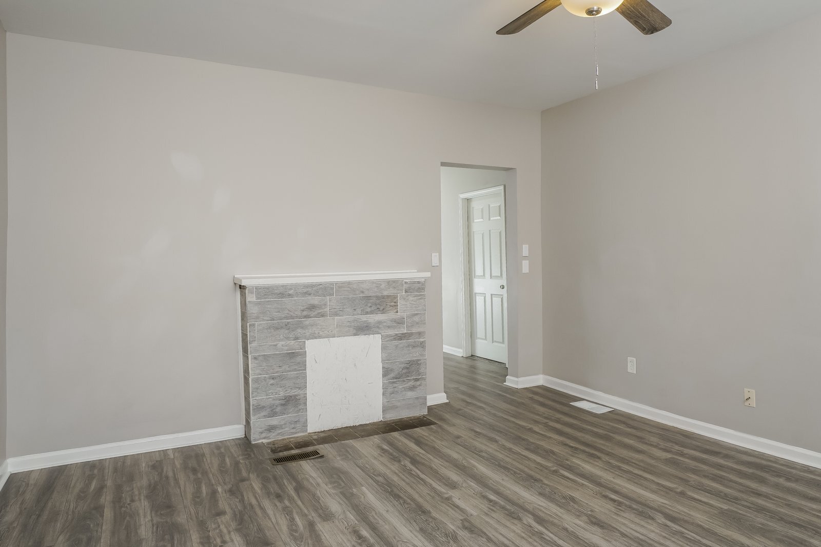 Building Photo - 645 Lynn St