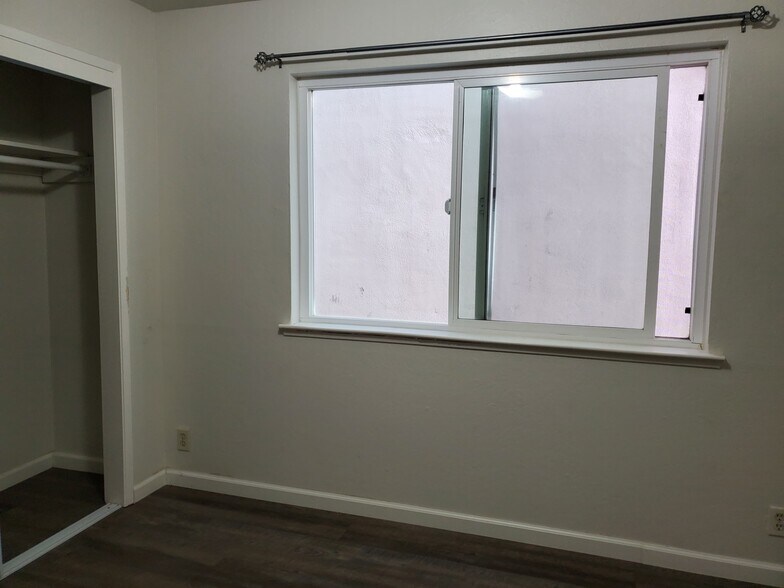 Building Photo - 50 3rd Ave