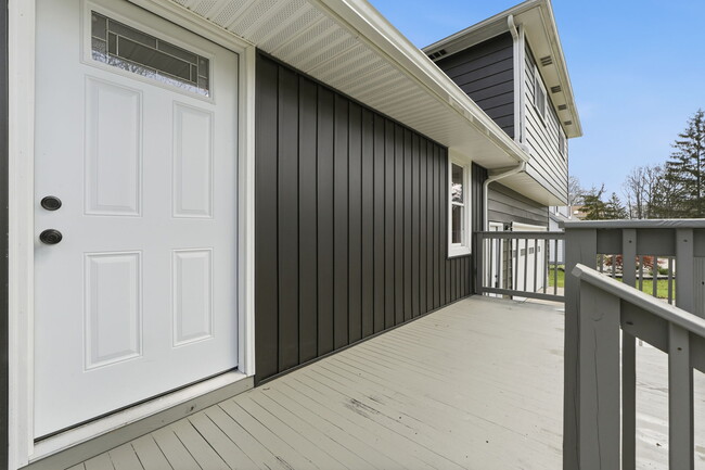 Building Photo - 3735 Richlawn Rd