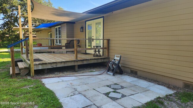 Building Photo - 3900 Ocala St