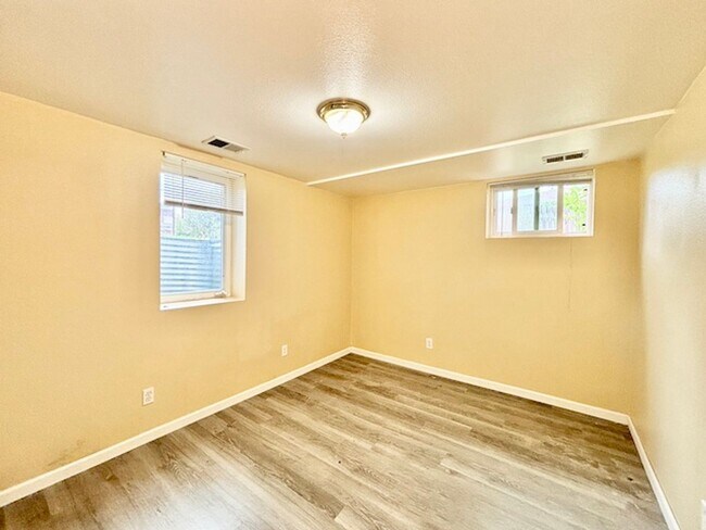Building Photo - BALANCE OF SEPTEMBER RENT FREE!