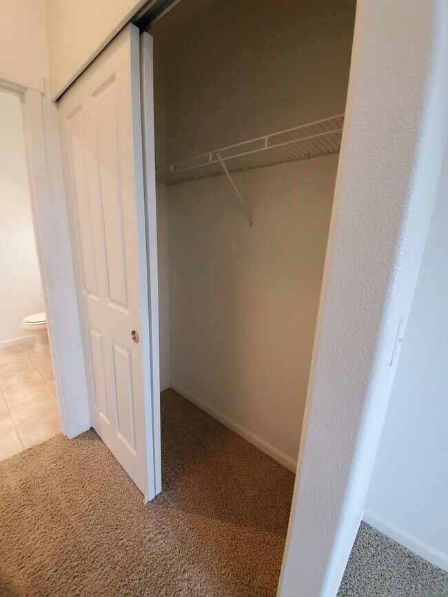 Building Photo - Cedar Mill 2 BR with terrific view