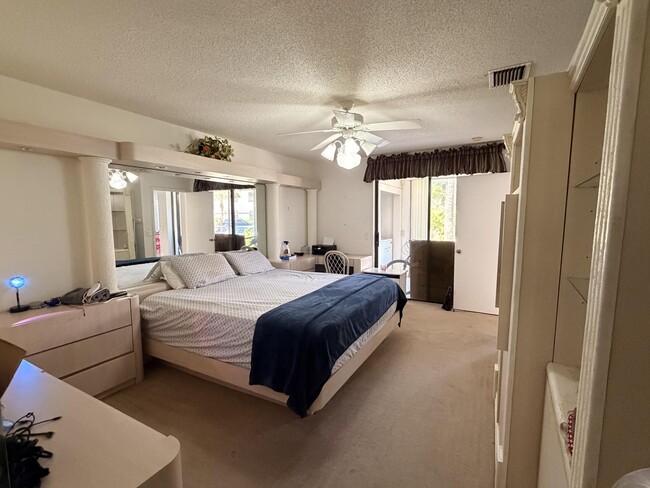 Building Photo - 5136 Floria Dr