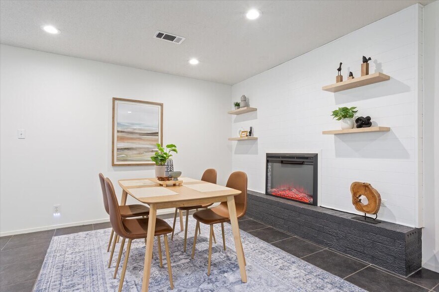 Building Photo - 12205 Midland Walk