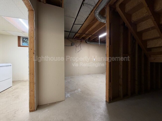 Building Photo - 3696 Senna Dr NE