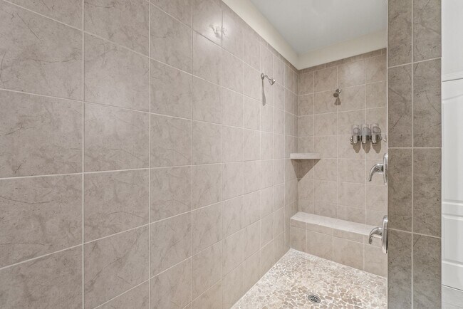 Building Photo - 3 Bedroom Home in Belmont!