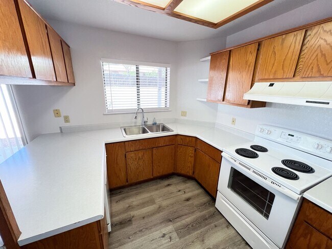 Building Photo - HOUSE - COTTONWOOD - VERDE VILLAGE