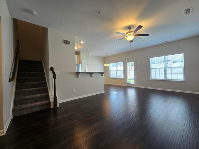 Building Photo - 405 Birr Dr