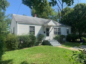 Building Photo - 2BR/1BA House on the Lafayette River! Clos...