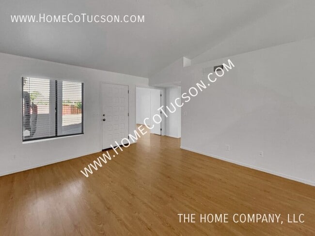 Building Photo - 3873 S Havenhurst Dr