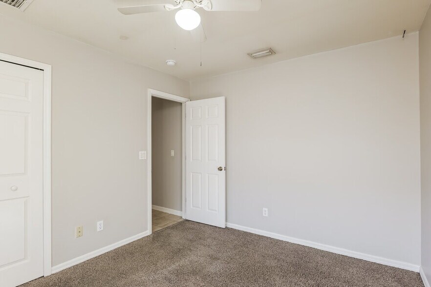 Building Photo - 1310 SW 13th Terrace