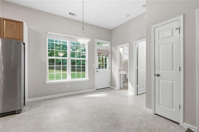 Building Photo - 218 Ranier Ct.