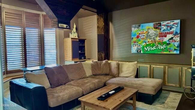 Building Photo - 9 Oakbrook Blvd