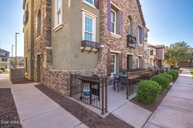 Building Photo - 1664 E Bridgeport Pkwy