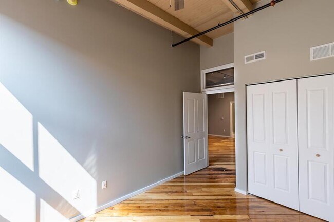 Building Photo - 116 N 4th St