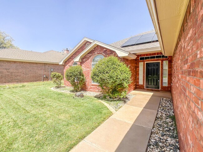 Building Photo - 4 bedroom 2.5 bathroom house in Cooper ISD with Solar!!