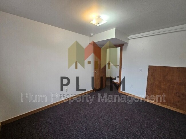 Building Photo - 929 S Johnson St